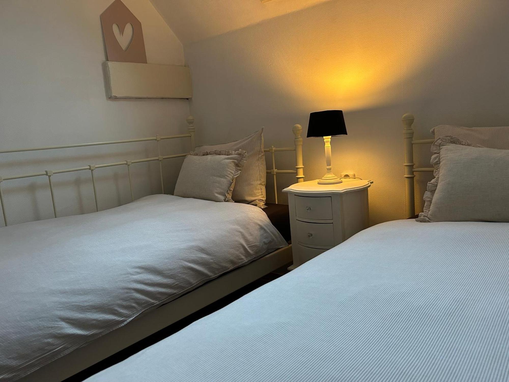 T'Hus Bed & Breakfast Katlijk Eksteriør billede